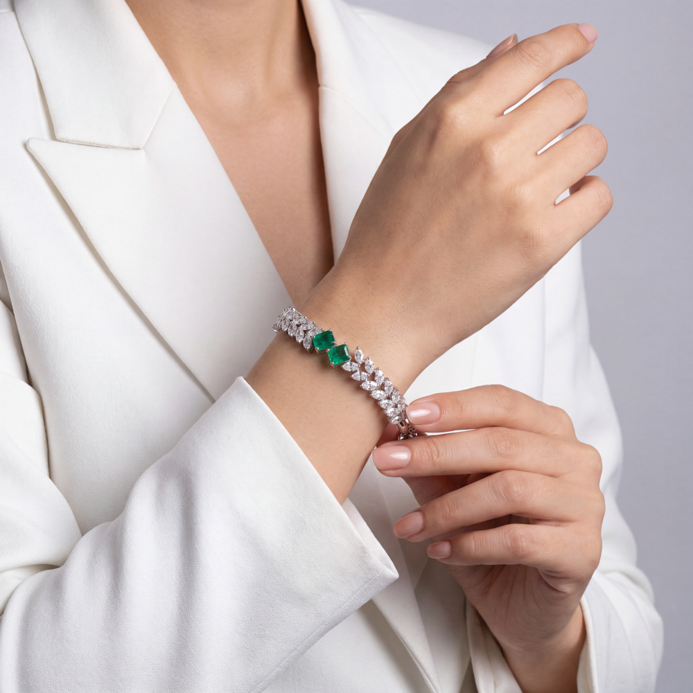 18K White Gold Emerald & Marquise Diamond Bracelet - Image 4