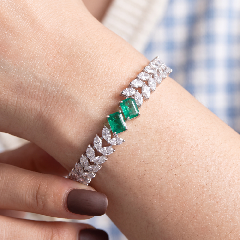 18K White Gold Emerald & Marquise Diamond Bracelet - Image 3