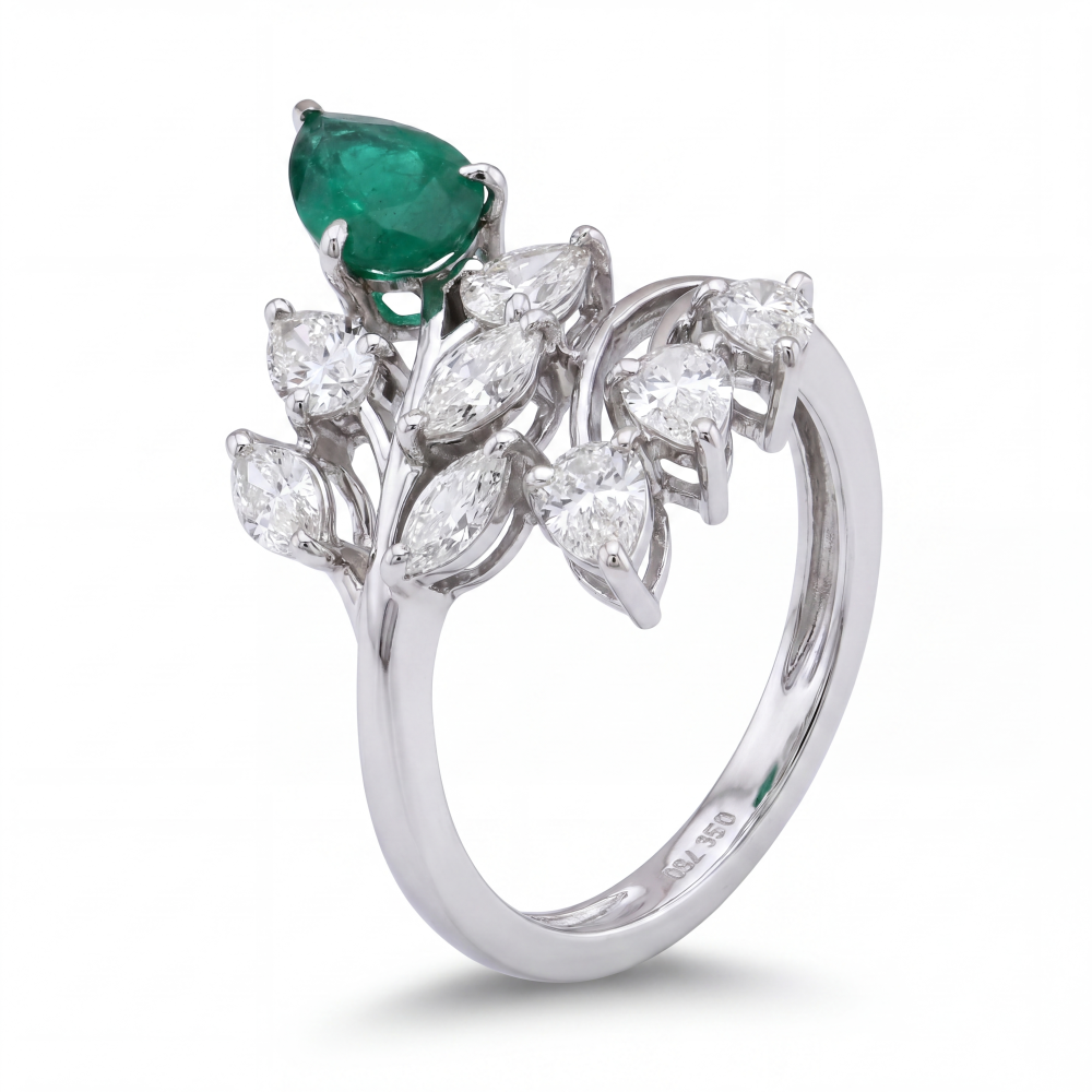 18K White Gold Emerald Verdant Elegance Ring